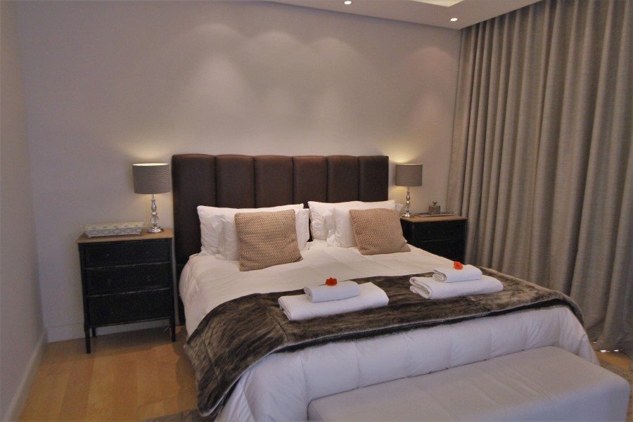 Photo 10 of Bantry Bay Nautica accommodation in Bantry Bay, Cape Town with 5 bedrooms and 5 bathrooms
