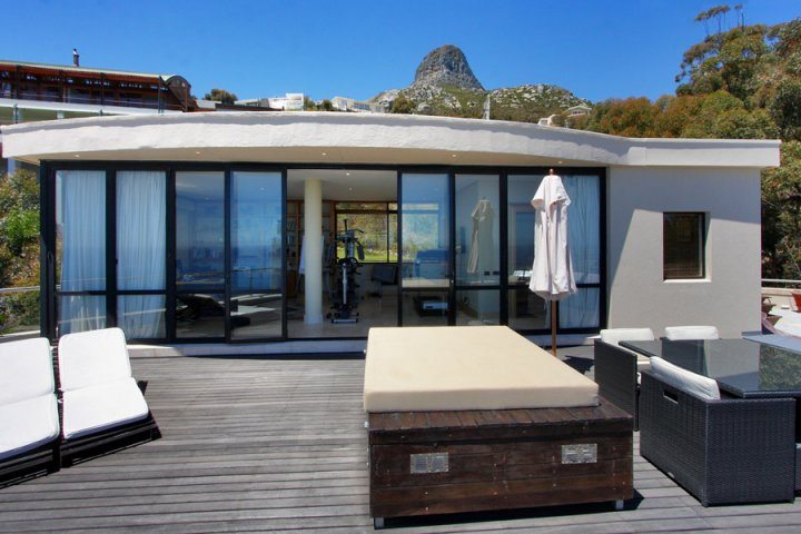 Photo 13 of Bantry Bay Rocks accommodation in Bantry Bay, Cape Town with 4 bedrooms and 2 bathrooms