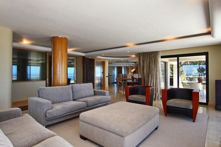 Photo 25 of Bantry Bay Rocks accommodation in Bantry Bay, Cape Town with 4 bedrooms and 2 bathrooms