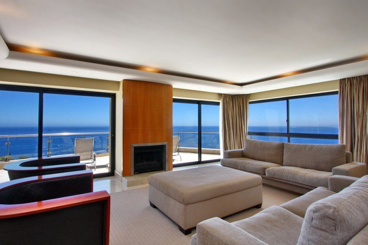 Photo 26 of Bantry Bay Rocks accommodation in Bantry Bay, Cape Town with 4 bedrooms and 2 bathrooms
