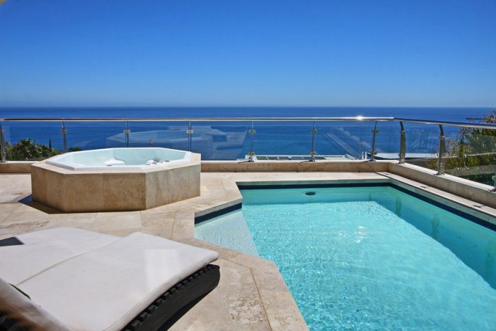 Photo 2 of Bantry Bay Rocks accommodation in Bantry Bay, Cape Town with 4 bedrooms and 2 bathrooms