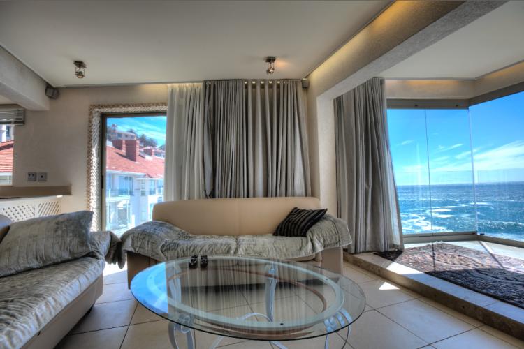 Photo 6 of Bantry on Rocks accommodation in Bantry Bay, Cape Town with 1 bedrooms and 1.5 bathrooms