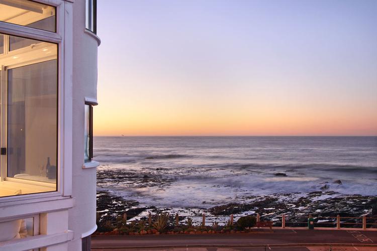 Photo 6 of Bantry Views Apartment accommodation in Sea Point, Cape Town with 2 bedrooms and 2 bathrooms