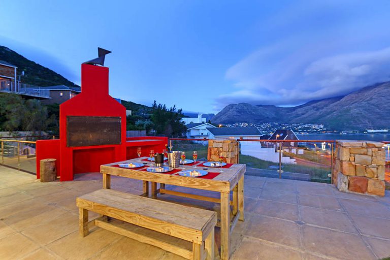 Photo 12 of Bay Views Hout Bay accommodation in Hout Bay, Cape Town with 4 bedrooms and 3 bathrooms