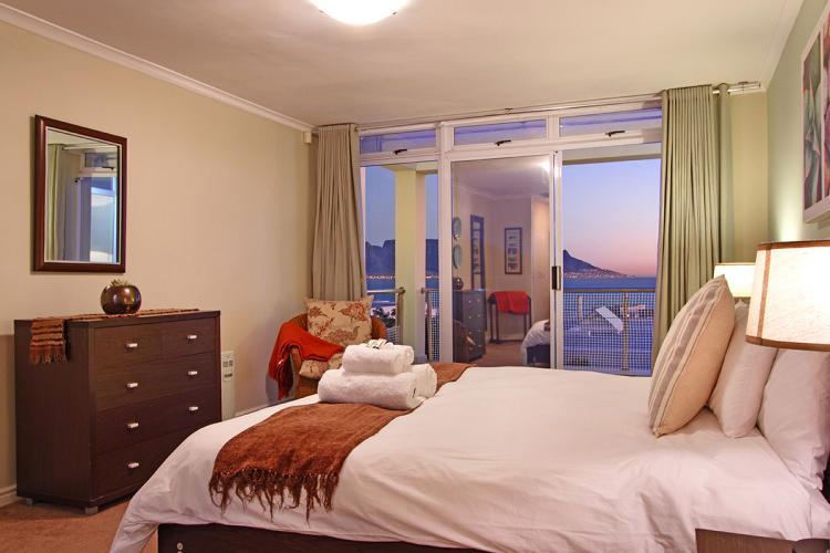 Photo 3 of Bayview 37 accommodation in Bloubergstrand, Cape Town with 3 bedrooms and 2 bathrooms