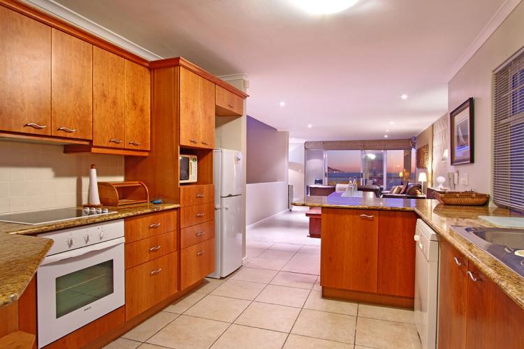 Photo 15 of Bayview 37 accommodation in Bloubergstrand, Cape Town with 3 bedrooms and 2 bathrooms