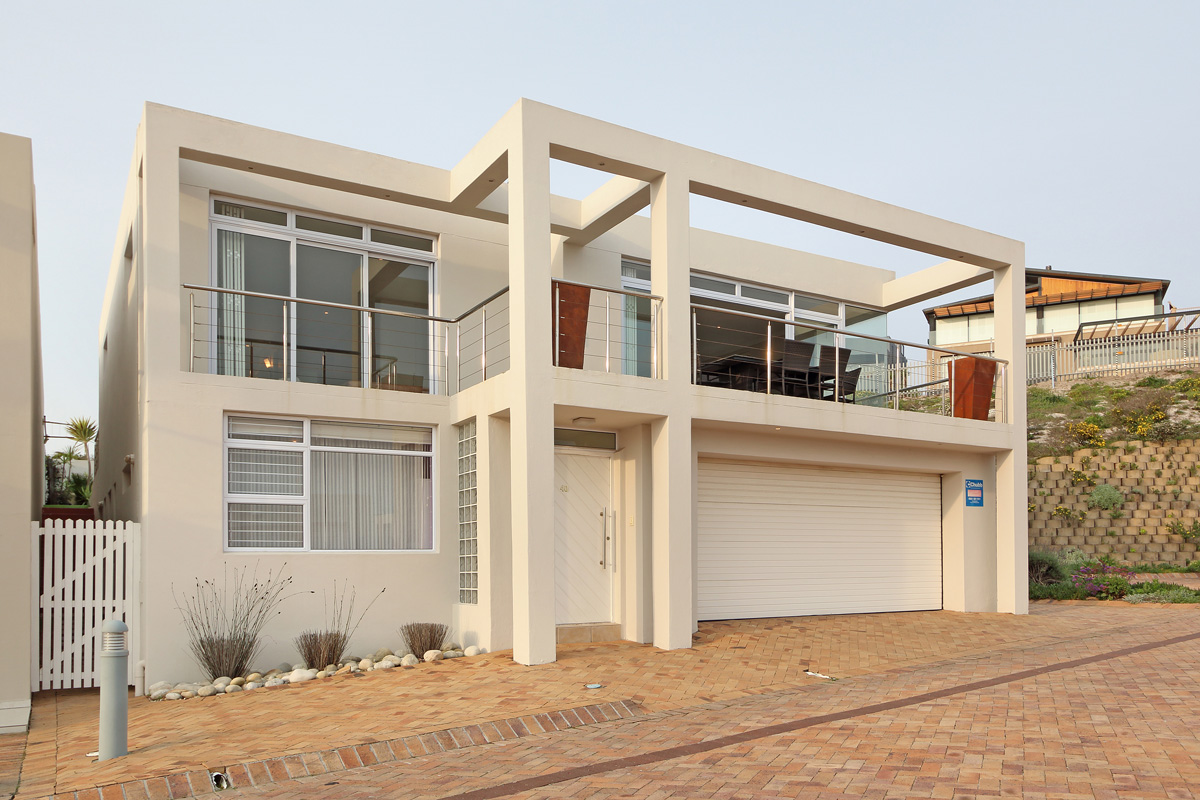 Photo 14 of Bayview 40 accommodation in Bloubergstrand, Cape Town with 4 bedrooms and 3 bathrooms