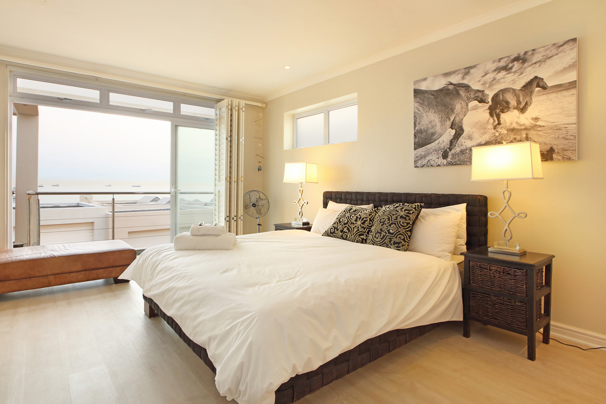 Photo 19 of Bayview 40 accommodation in Bloubergstrand, Cape Town with 4 bedrooms and 3 bathrooms