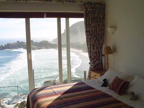 Photo 3 of Beach Music accommodation in Llandudno, Cape Town with 3 bedrooms and 2 bathrooms