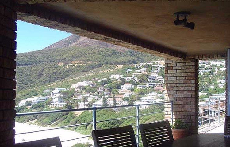 Photo 8 of Beach Music accommodation in Llandudno, Cape Town with 3 bedrooms and 2 bathrooms