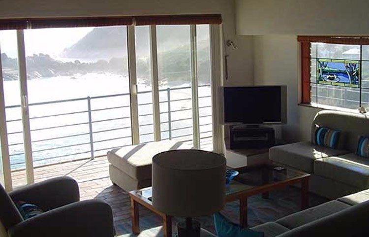 Photo 10 of Beach Music accommodation in Llandudno, Cape Town with 3 bedrooms and 2 bathrooms