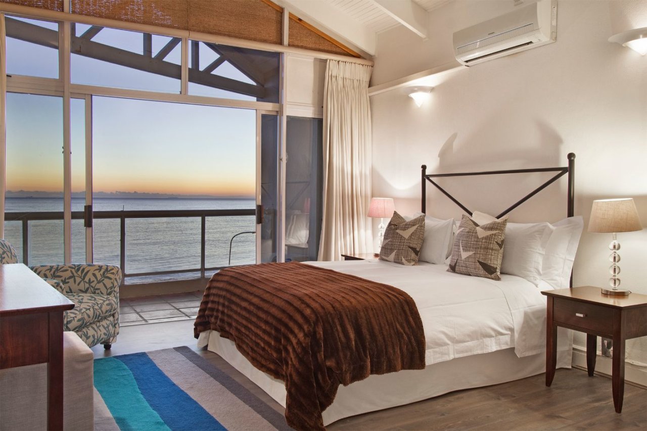 Photo 13 of Beach Villa 1 accommodation in Camps Bay, Cape Town with 6 bedrooms and 5 bathrooms