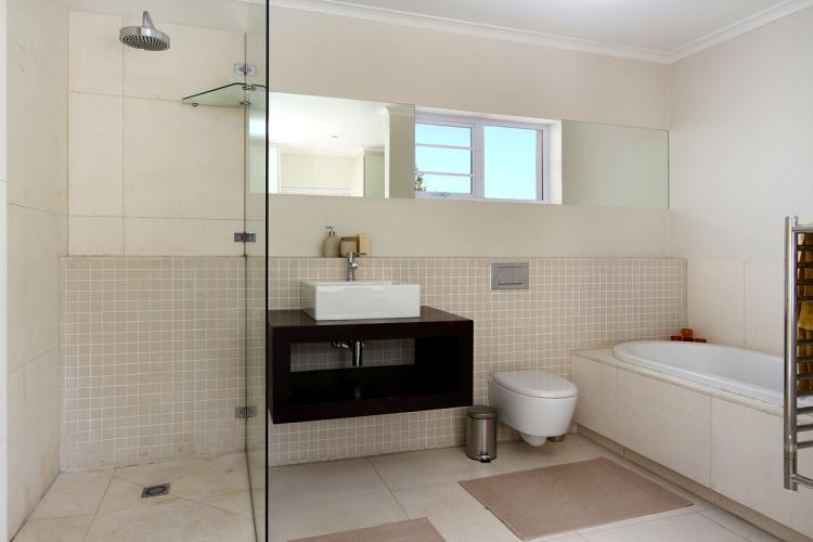 Photo 3 of Belize accommodation in Camps Bay, Cape Town with 3 bedrooms and 3 bathrooms