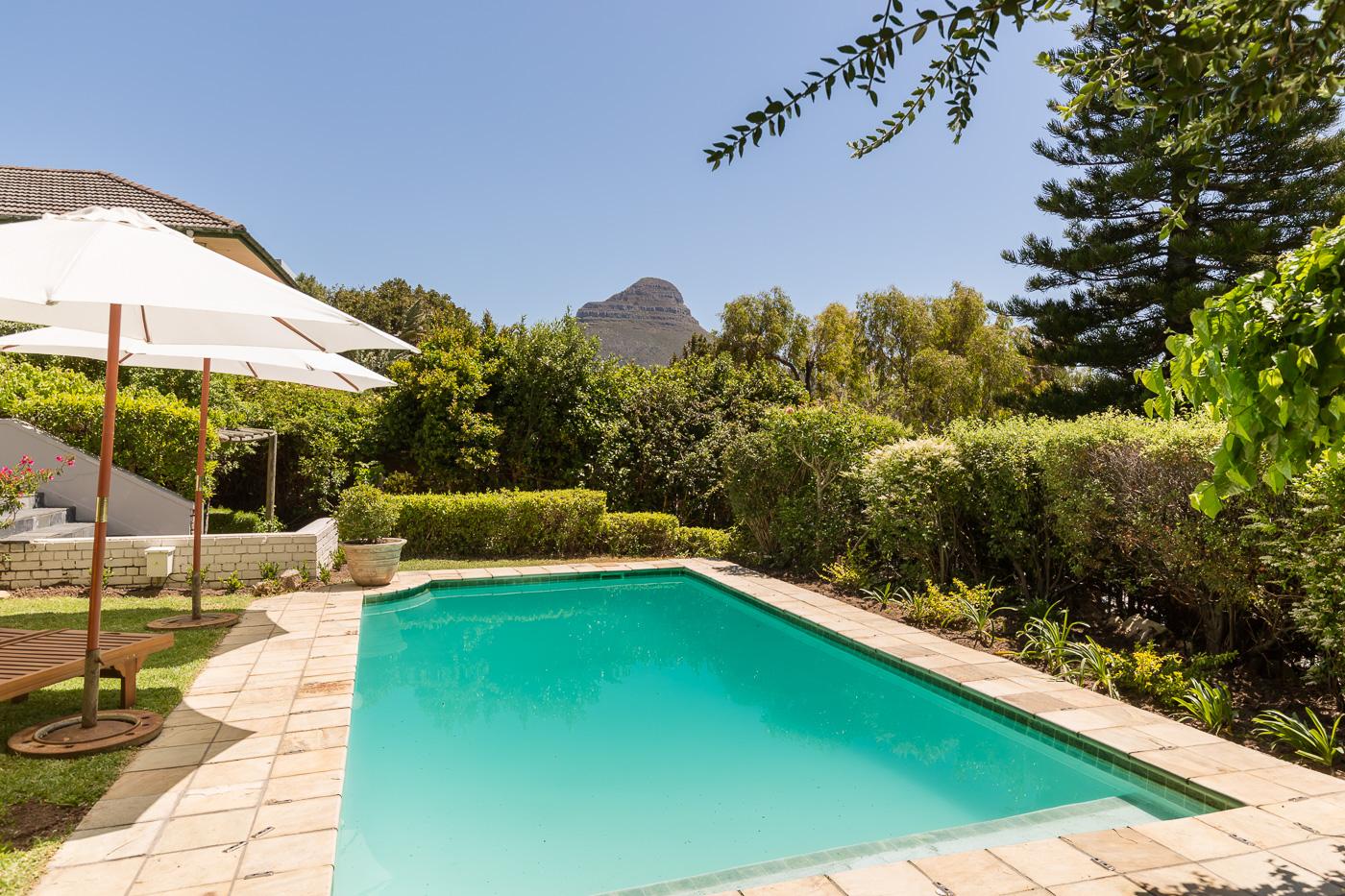 Photo 17 of Bella Montagna accommodation in Oranjezicht, Cape Town with 4 bedrooms and 2 bathrooms