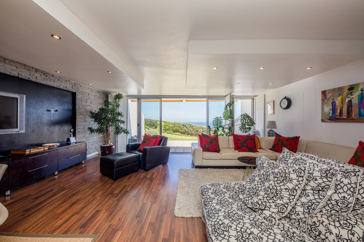Photo 14 of Benoa accommodation in Camps Bay, Cape Town with 2 bedrooms and 2.5 bathrooms