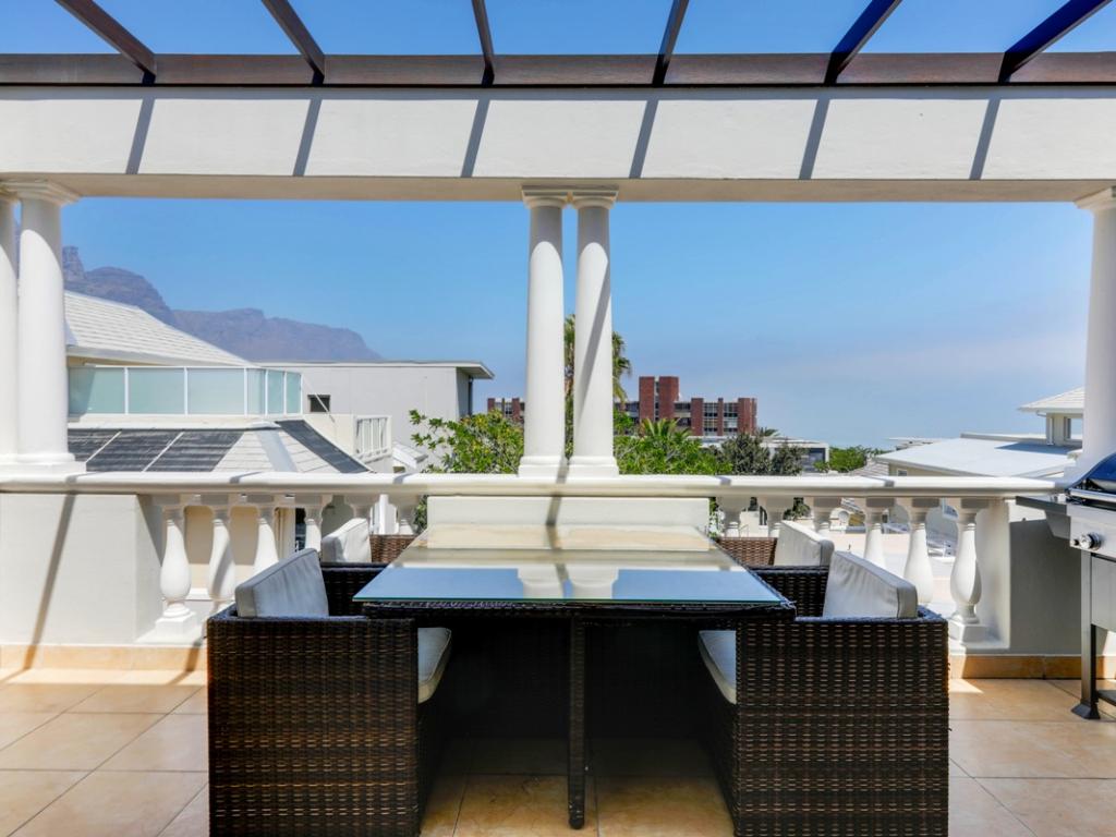 Photo 6 of Berkely Place accommodation in Camps Bay, Cape Town with 3 bedrooms and 2 bathrooms