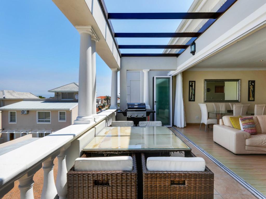 Photo 8 of Berkely Place accommodation in Camps Bay, Cape Town with 3 bedrooms and 2 bathrooms