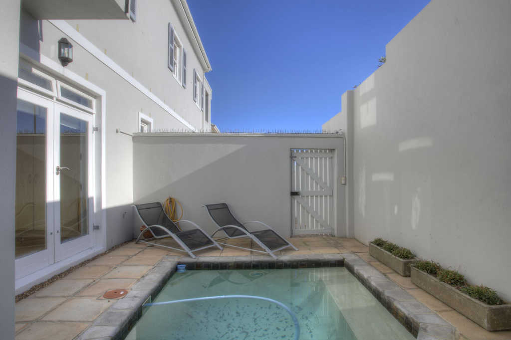 Photo 5 of Berkley 7A accommodation in Camps Bay, Cape Town with 3 bedrooms and 2 bathrooms