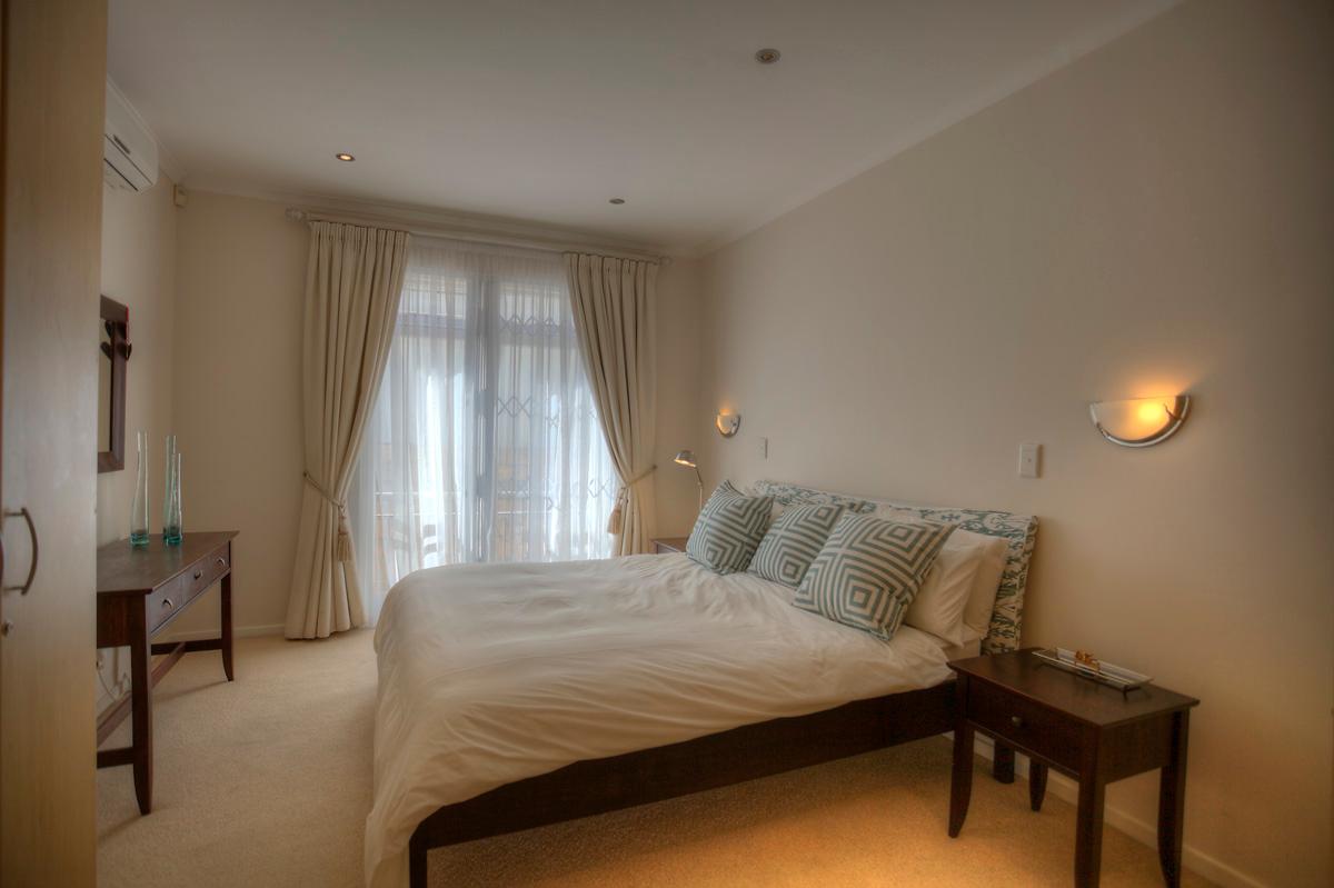 Photo 12 of Berkley 7E accommodation in Camps Bay, Cape Town with 3 bedrooms and 2 bathrooms