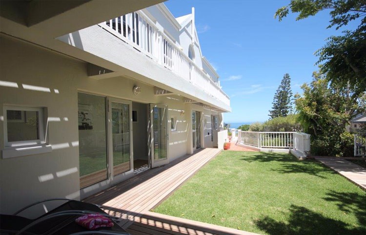 Photo 11 of Berry House accommodation in Llandudno, Cape Town with 4 bedrooms and 4 bathrooms