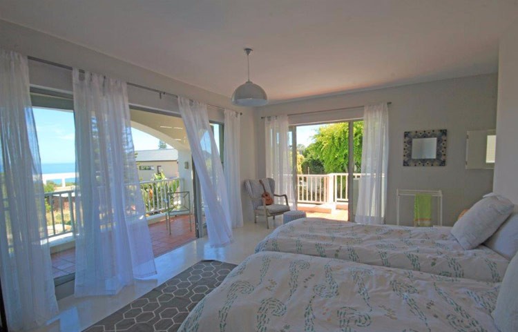 Photo 3 of Berry House accommodation in Llandudno, Cape Town with 4 bedrooms and 4 bathrooms