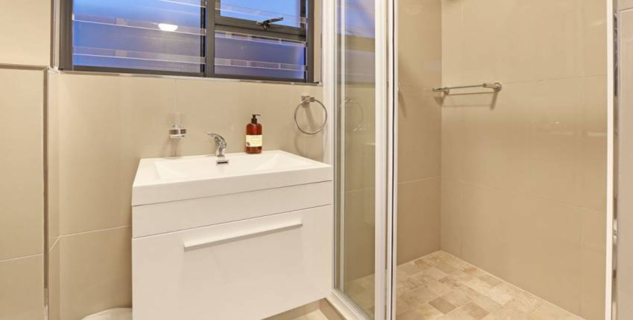 Photo 2 of Biccard Views Villa accommodation in Bloubergstrand, Cape Town with 5 bedrooms and 4 bathrooms