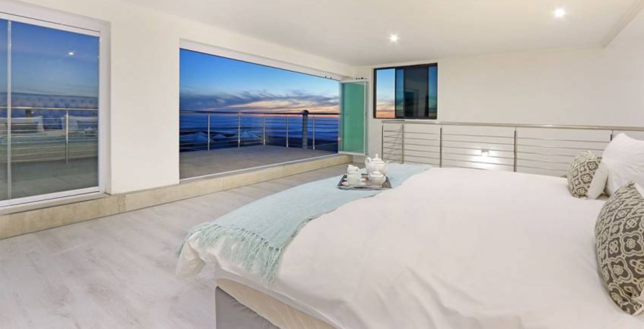 Photo 14 of Biccard Views Villa accommodation in Bloubergstrand, Cape Town with 5 bedrooms and 4 bathrooms