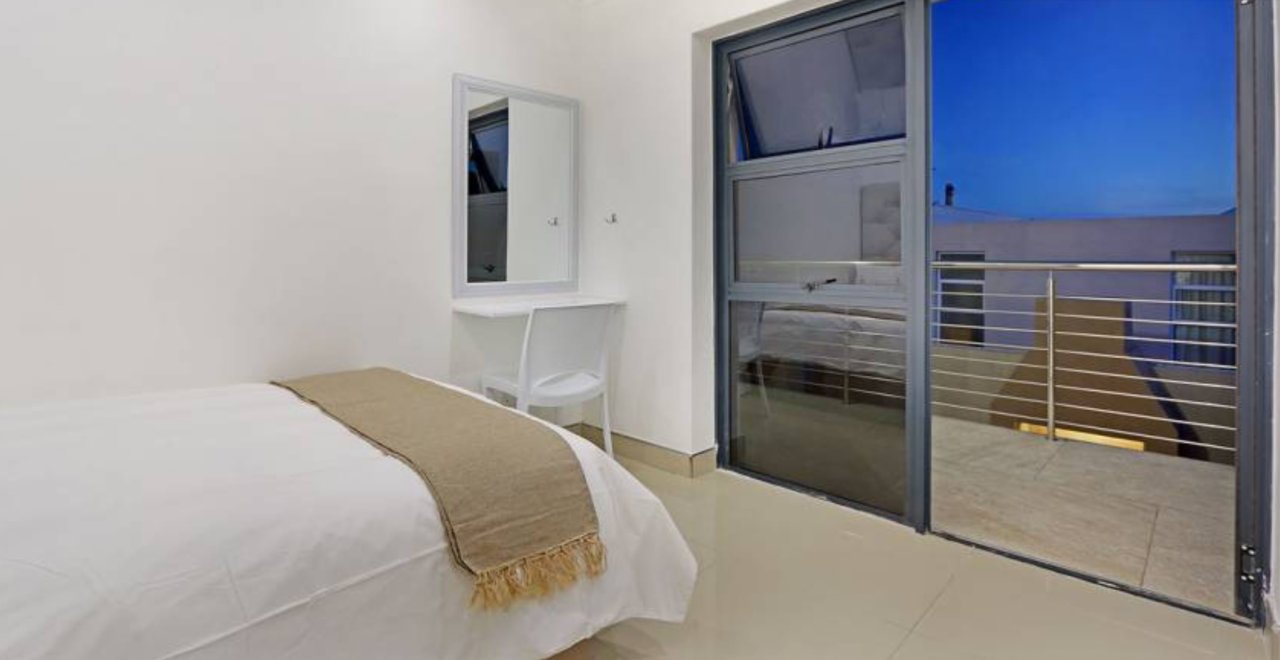 Photo 10 of Biccard Views Villa accommodation in Bloubergstrand, Cape Town with 5 bedrooms and 4 bathrooms