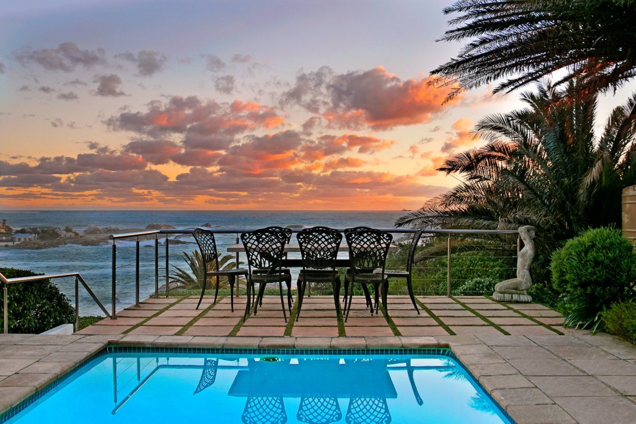 Photo 9 of Bingley Place accommodation in Camps Bay, Cape Town with 5 bedrooms and 5 bathrooms