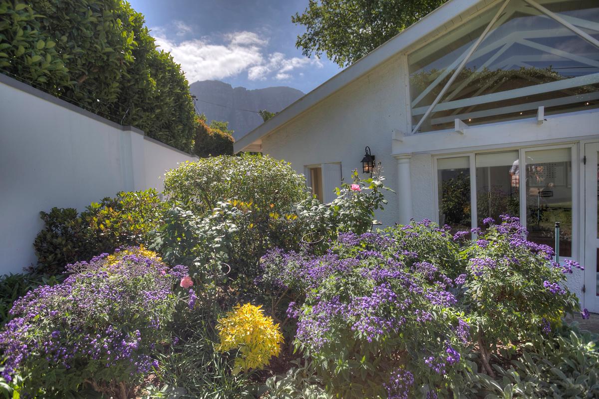 Photo 17 of Bishopscourt Manor accommodation in Bishopscourt, Cape Town with 4 bedrooms and 3 bathrooms