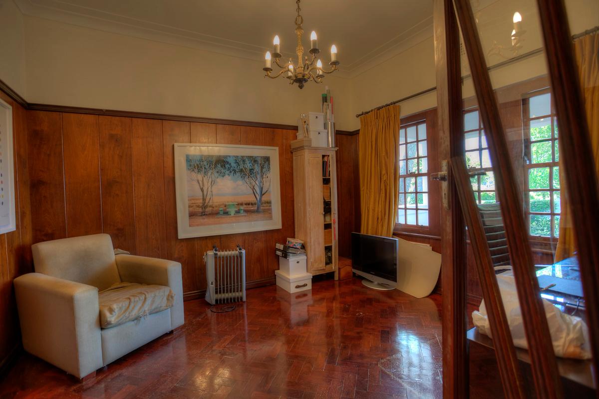 Photo 1 of Bishopscourt Manor accommodation in Bishopscourt, Cape Town with 4 bedrooms and 3 bathrooms