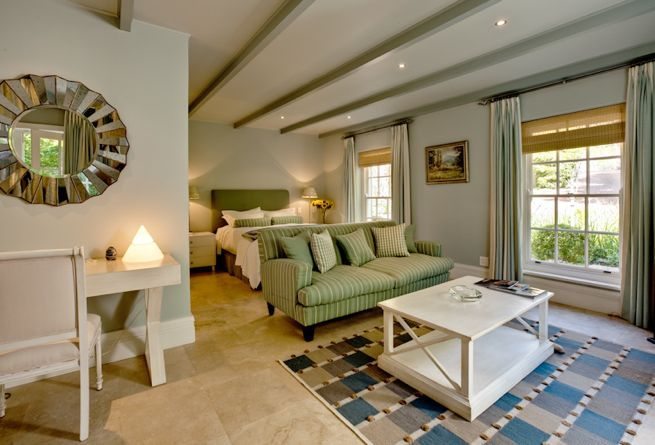Photo 3 of Bishopscourt Views accommodation in Bishopscourt, Cape Town with 4 bedrooms and 4 bathrooms