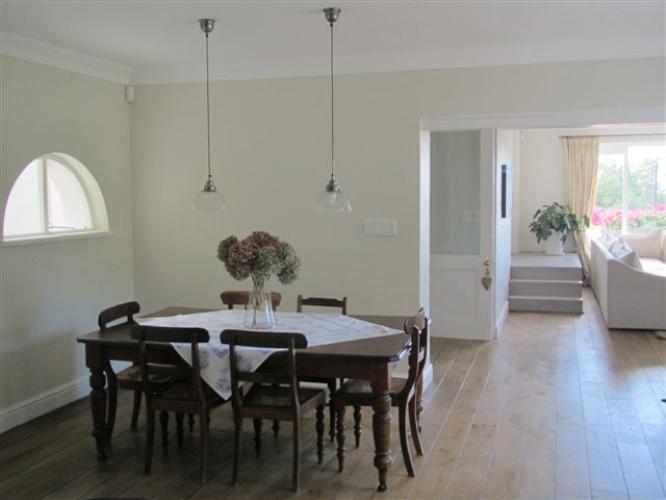 Photo 4 of Bishopscourt Villa accommodation in Bishopscourt, Cape Town with 4 bedrooms and 5 bathrooms