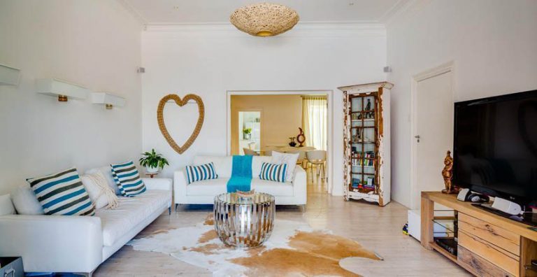 Photo 3 of Bompton Villa Bantry Bay accommodation in Bantry Bay, Cape Town with 4 bedrooms and 2 bathrooms