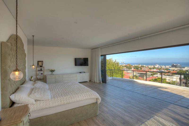Photo 11 of Borbeaux Villa accommodation in Fresnaye, Cape Town with 4 bedrooms and 4 bathrooms