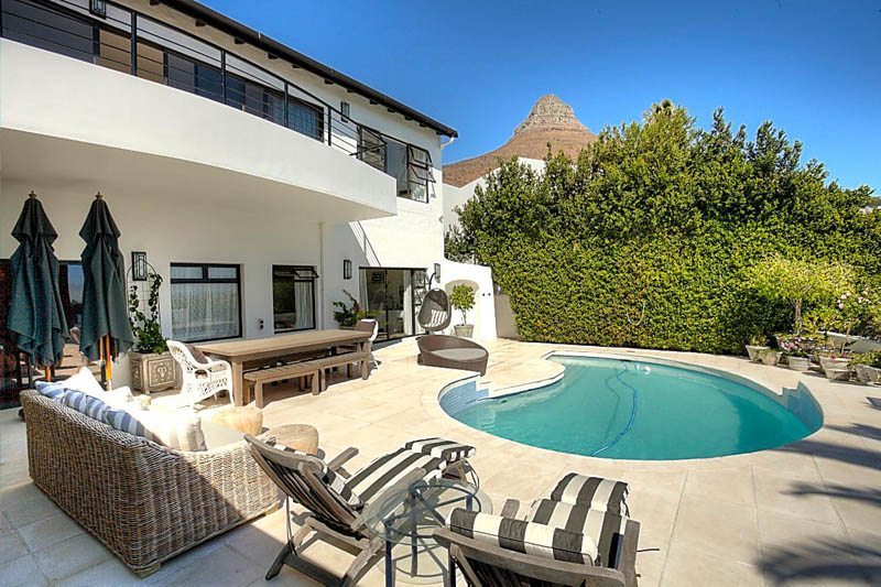 Photo 15 of Borbeaux Villa accommodation in Fresnaye, Cape Town with 4 bedrooms and 4 bathrooms