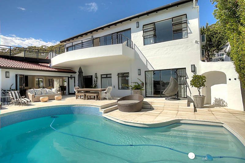 Photo 1 of Borbeaux Villa accommodation in Fresnaye, Cape Town with 4 bedrooms and 4 bathrooms