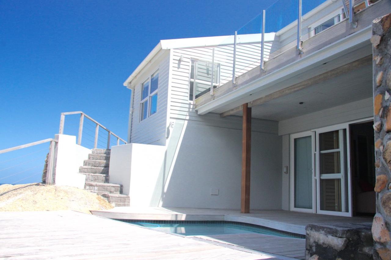 Photo 5 of Brook Bungalow accommodation in Bakoven, Cape Town with 3 bedrooms and  bathrooms