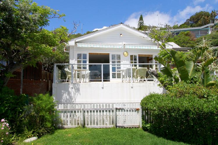 Photo 2 of Bungalow Sandy accommodation in Clifton, Cape Town with 4 bedrooms and 3 bathrooms
