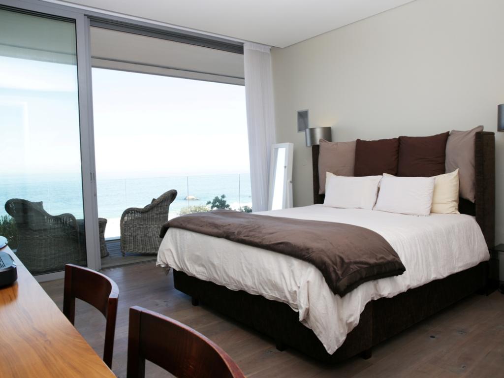 Photo 5 of Camps Bay Beach accommodation in Camps Bay, Cape Town with 3 bedrooms and 3 bathrooms