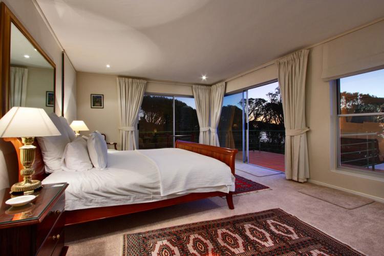 Photo 12 of Camps Bay Blue accommodation in Camps Bay, Cape Town with 4 bedrooms and 3 bathrooms