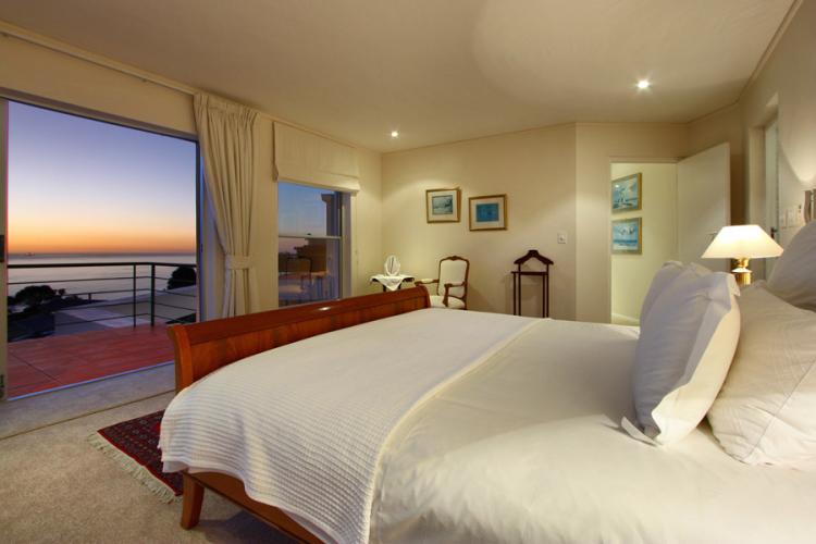 Photo 13 of Camps Bay Blue accommodation in Camps Bay, Cape Town with 4 bedrooms and 3 bathrooms