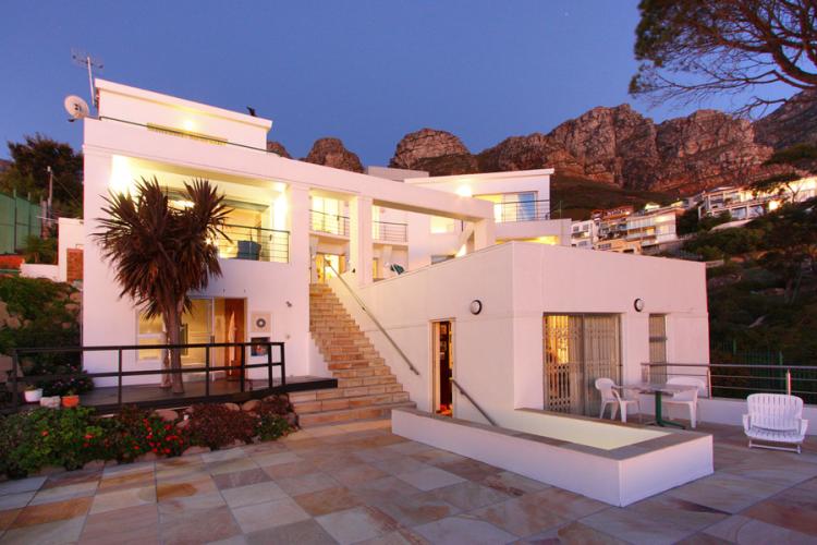 Photo 10 of Camps Bay Blue accommodation in Camps Bay, Cape Town with 4 bedrooms and 3 bathrooms