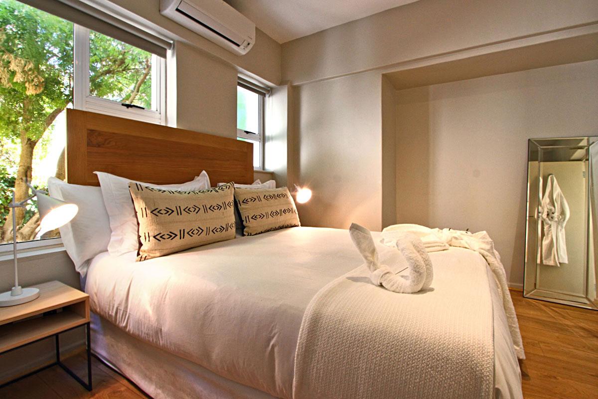 Photo 16 of Camps Bay Horak accommodation in Camps Bay, Cape Town with 5 bedrooms and 5 bathrooms