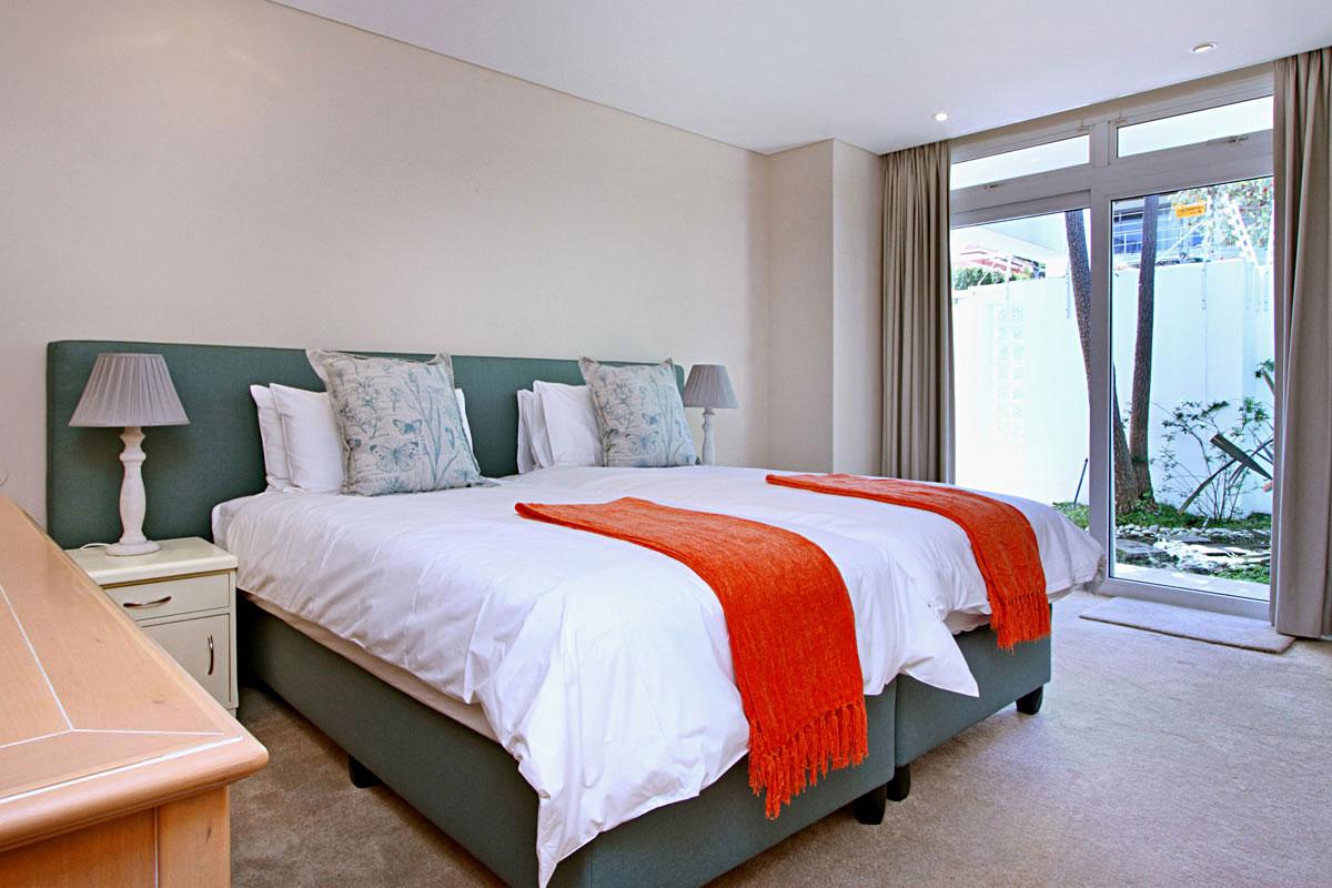 Photo 4 of Camps Bay Meadows accommodation in Camps Bay, Cape Town with 7 bedrooms and 5 bathrooms