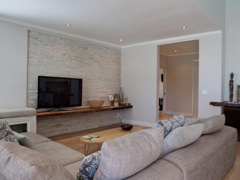 Photo 8 of Camps Bay Sea Breeze accommodation in Camps Bay, Cape Town with 3 bedrooms and 3 bathrooms