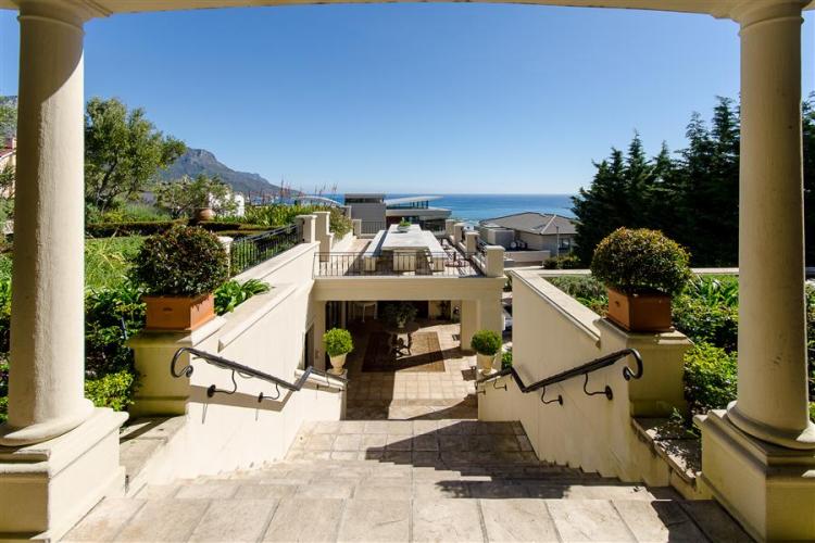 Photo 18 of Camps Bay Sedgemore accommodation in Camps Bay, Cape Town with 5 bedrooms and 5 bathrooms