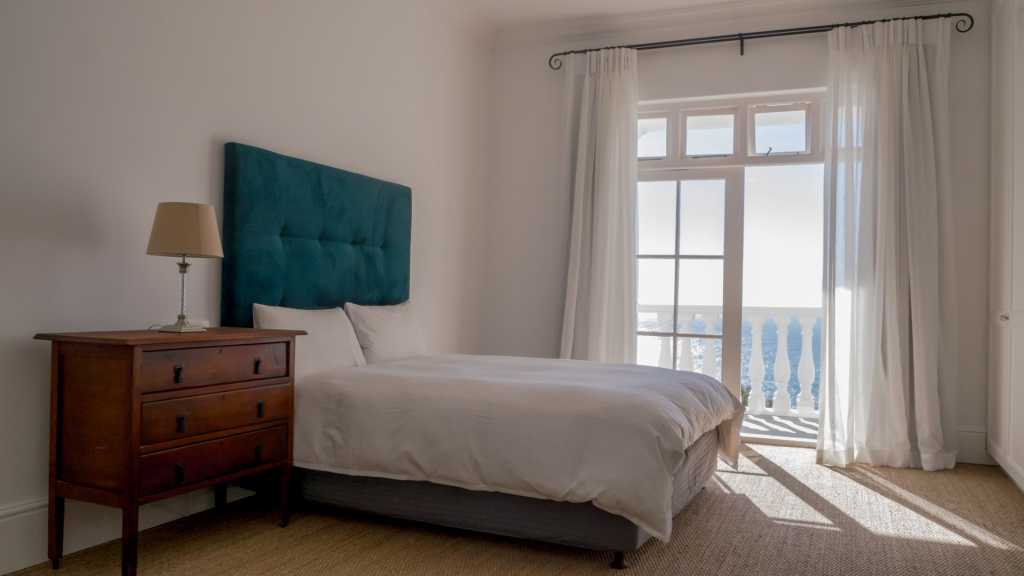 Photo 10 of Camps Bay Views accommodation in Camps Bay, Cape Town with 4 bedrooms and 4 bathrooms