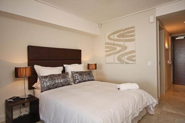 Photo 1 of Canal Quays 602 accommodation in V&A Waterfront, Cape Town with 1 bedrooms and 1 bathrooms