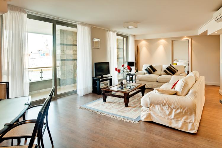 Photo 4 of Canal Quays Apartment accommodation in V&A Waterfront, Cape Town with 1 bedrooms and 1 bathrooms